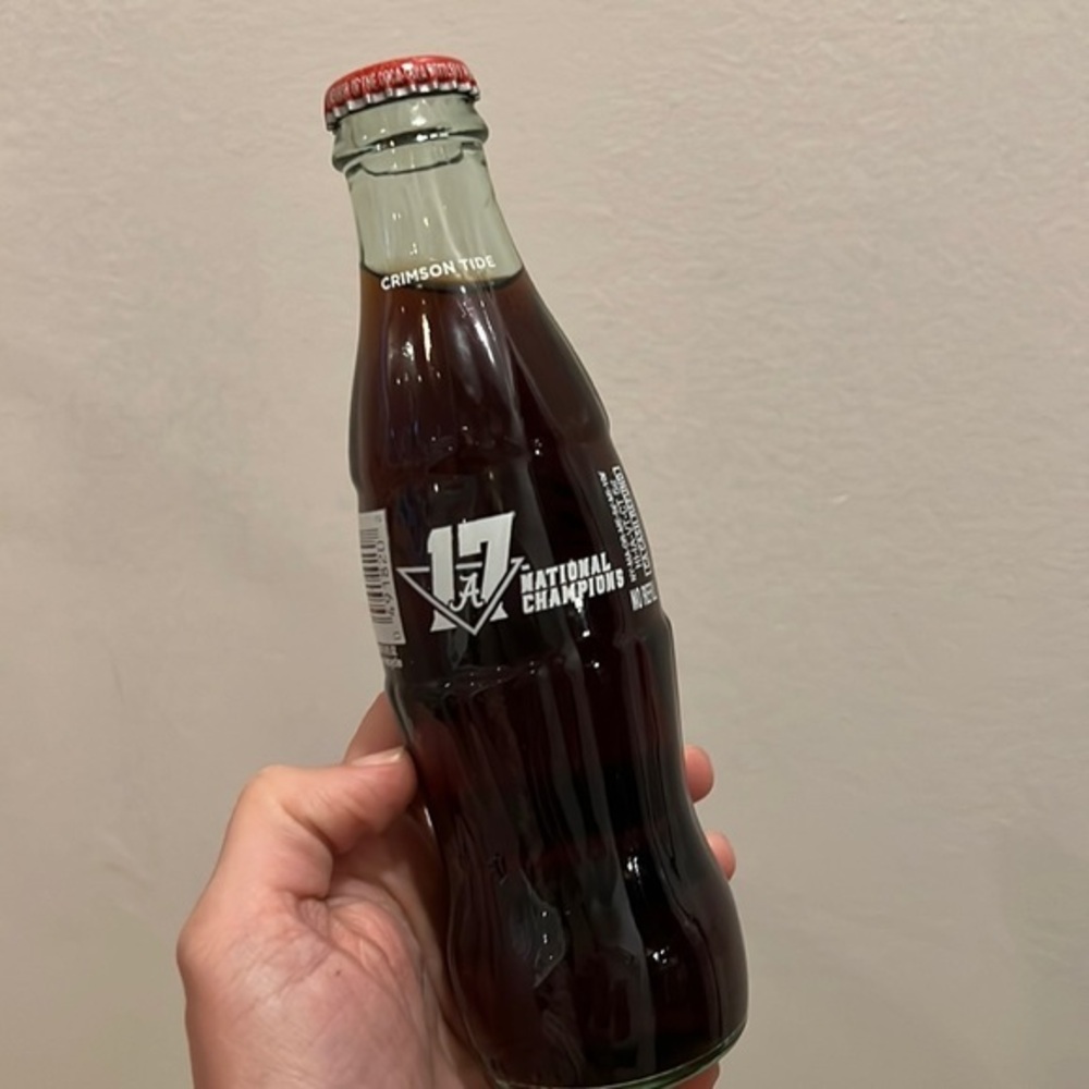 VINTAGE COKE BOTTLE WITH 2017 NATIONAL CHAMPIONS UNIVERSITY OF ALABAMA